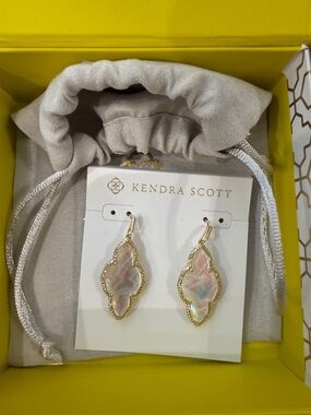 Kendra Scott Iridescent Pink and Gold Abbie Drop Earrings NWT
